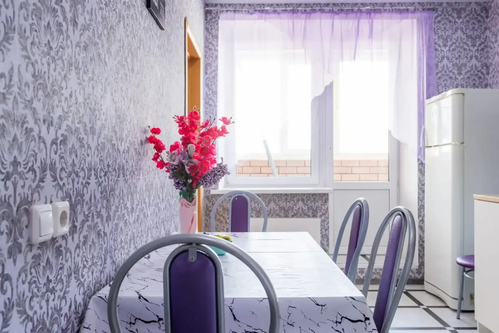 Апартаменты в Новом доме, 3 раздельных спальных места, до метро 5 минут пешком бонус кофемашина