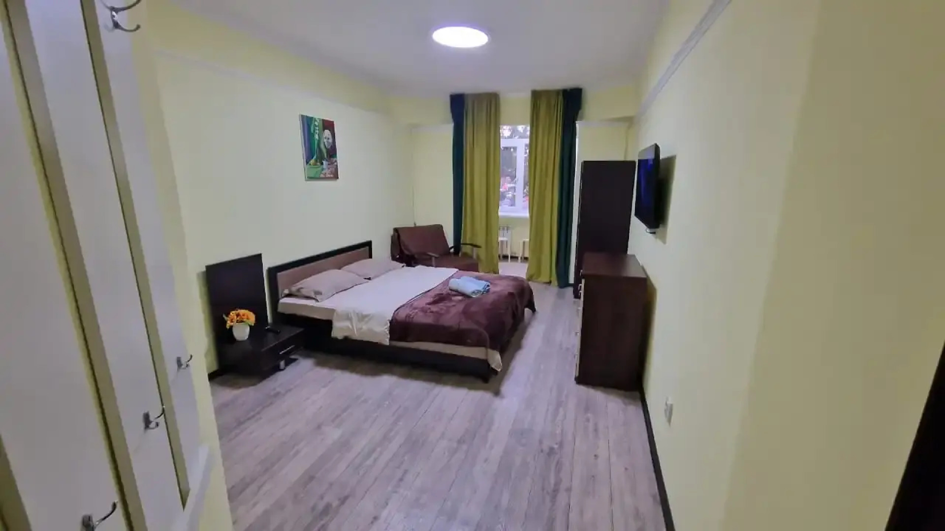 Апартаменты на улице Пушкина, Макатаева