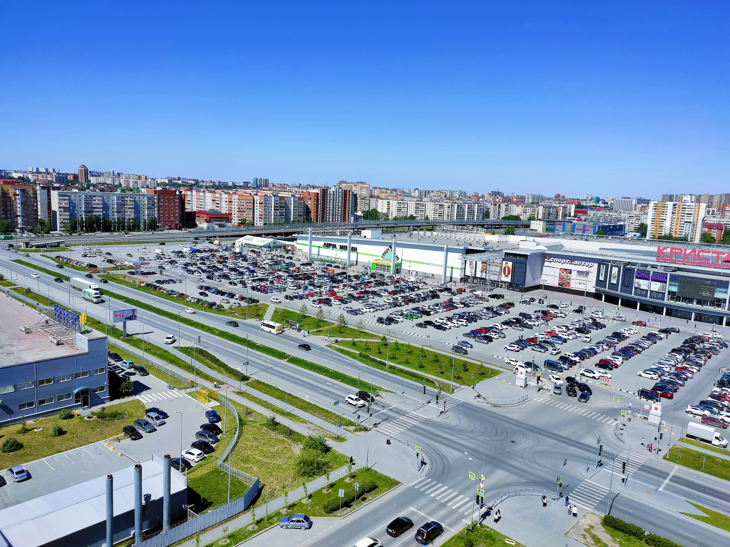 Квартира у ТЦ Кристалл Менделеева 2