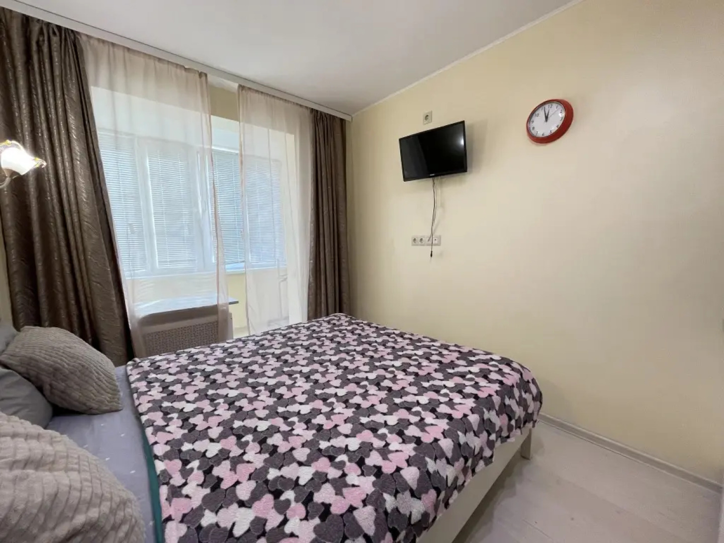 Апартаменты на Широкой