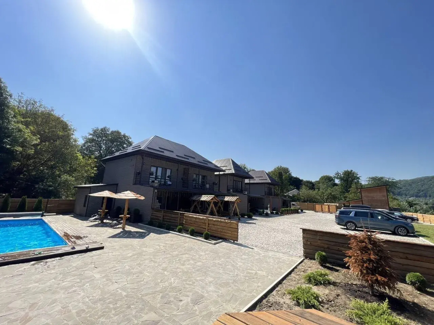 Частный дом с баней и бассейном