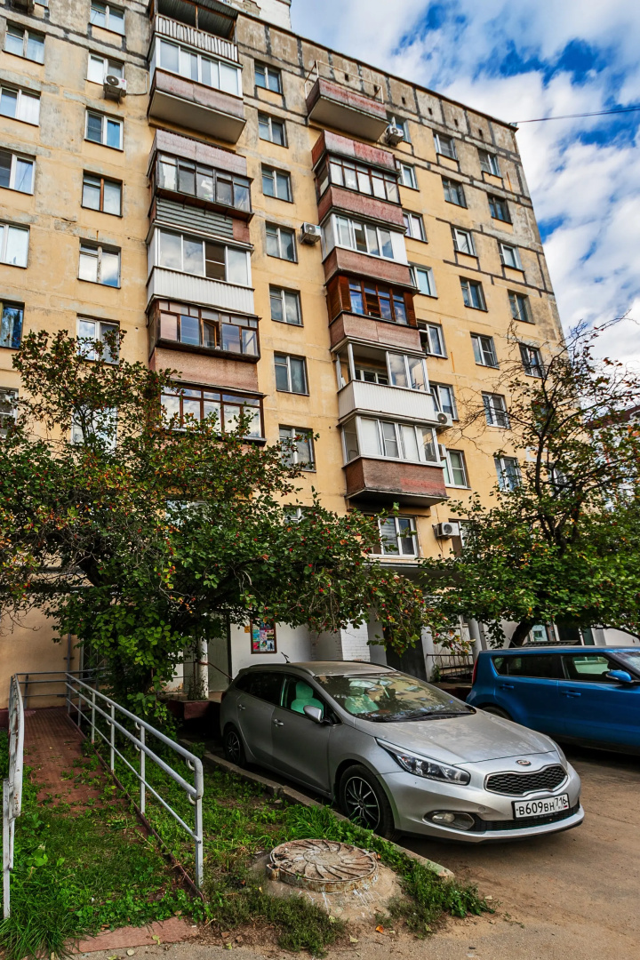 Квартира Двухкомнатная MaxRealty 24