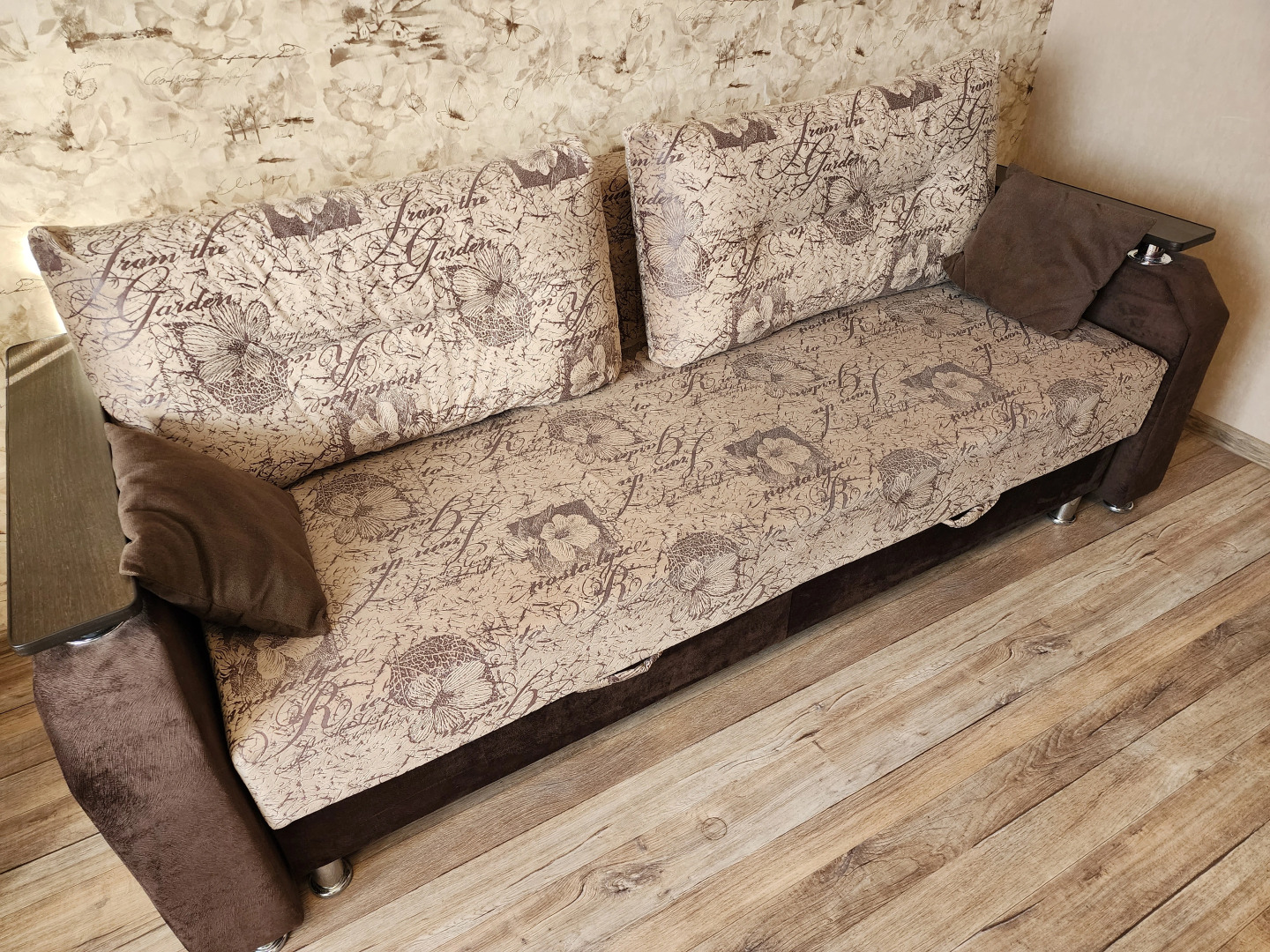 Квартира Студия с Балконом и Видом на Озеро Чебаркуль Рядом с Вокзалом