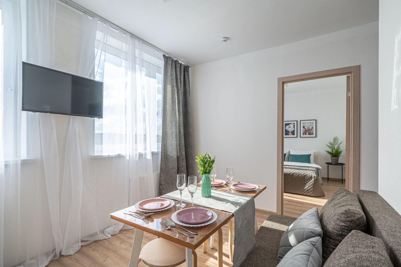 Квартира Просторная Двухкомнатная от Welcome V Ekb