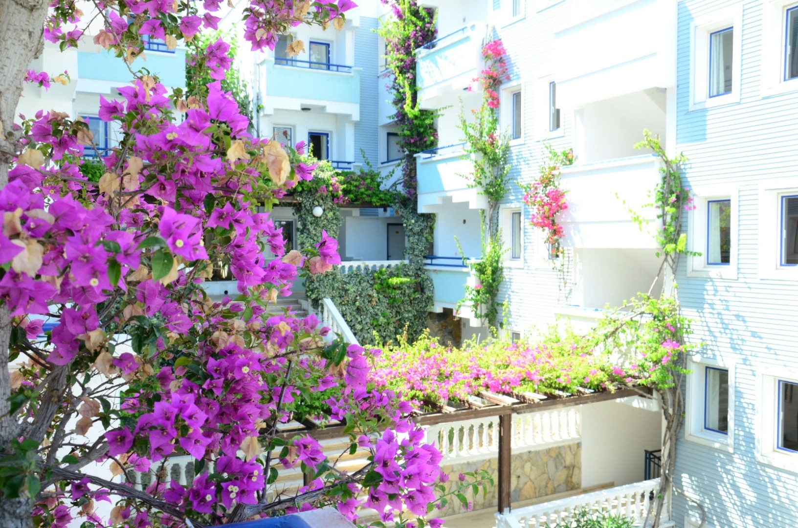 Отель Sunpoint Family