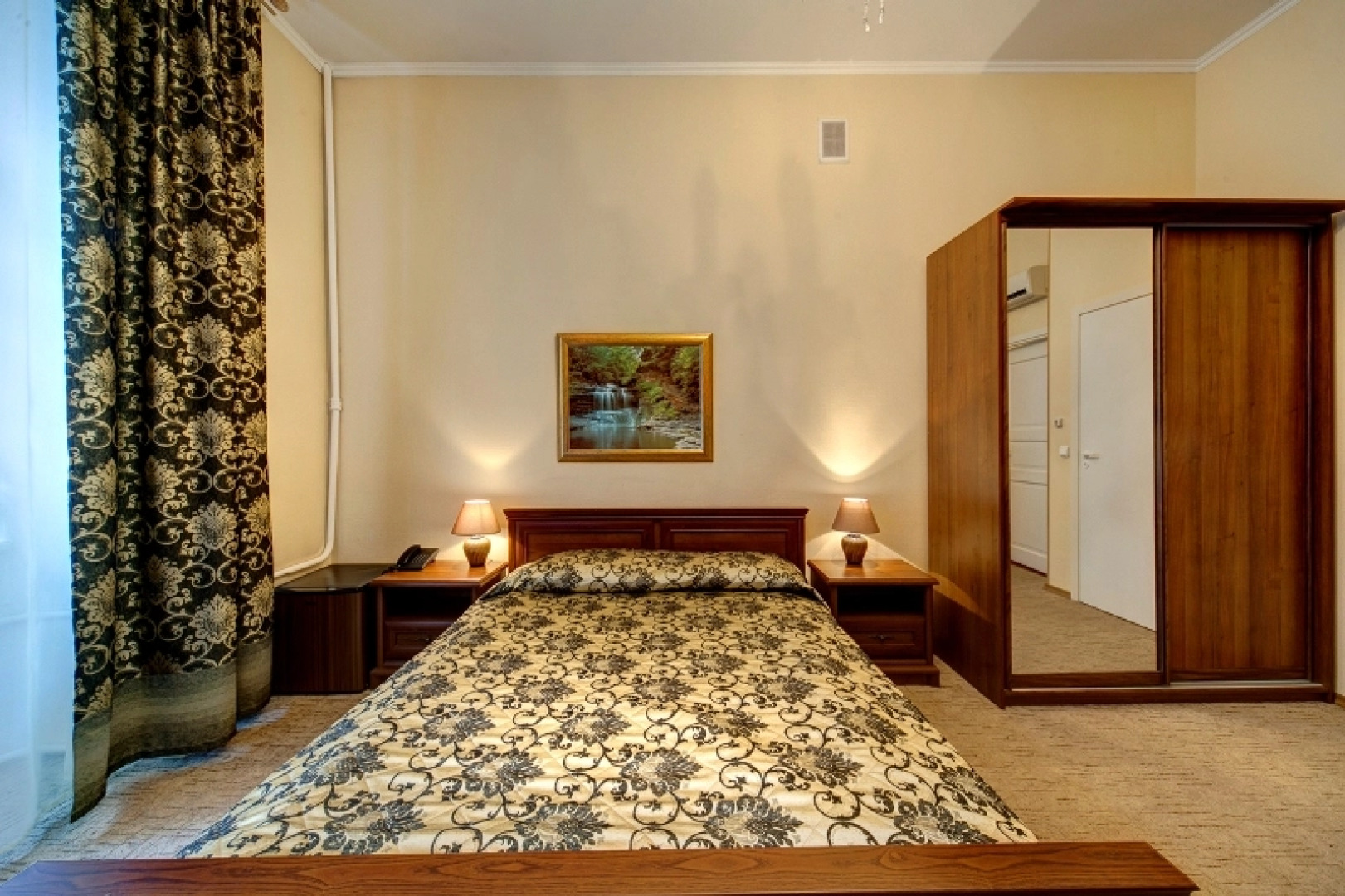 Меблированные комнаты  Соната у Эрмитажа