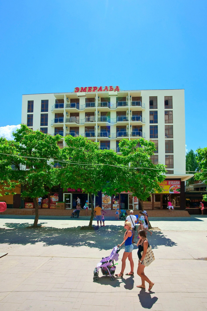Отель Эмеральд