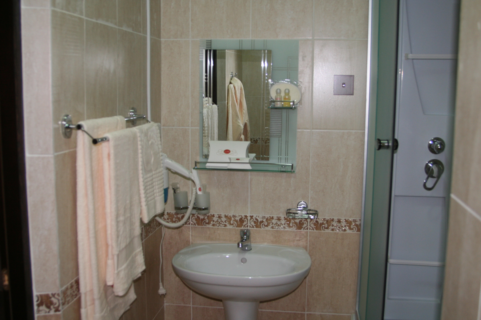 Отель Belon Life