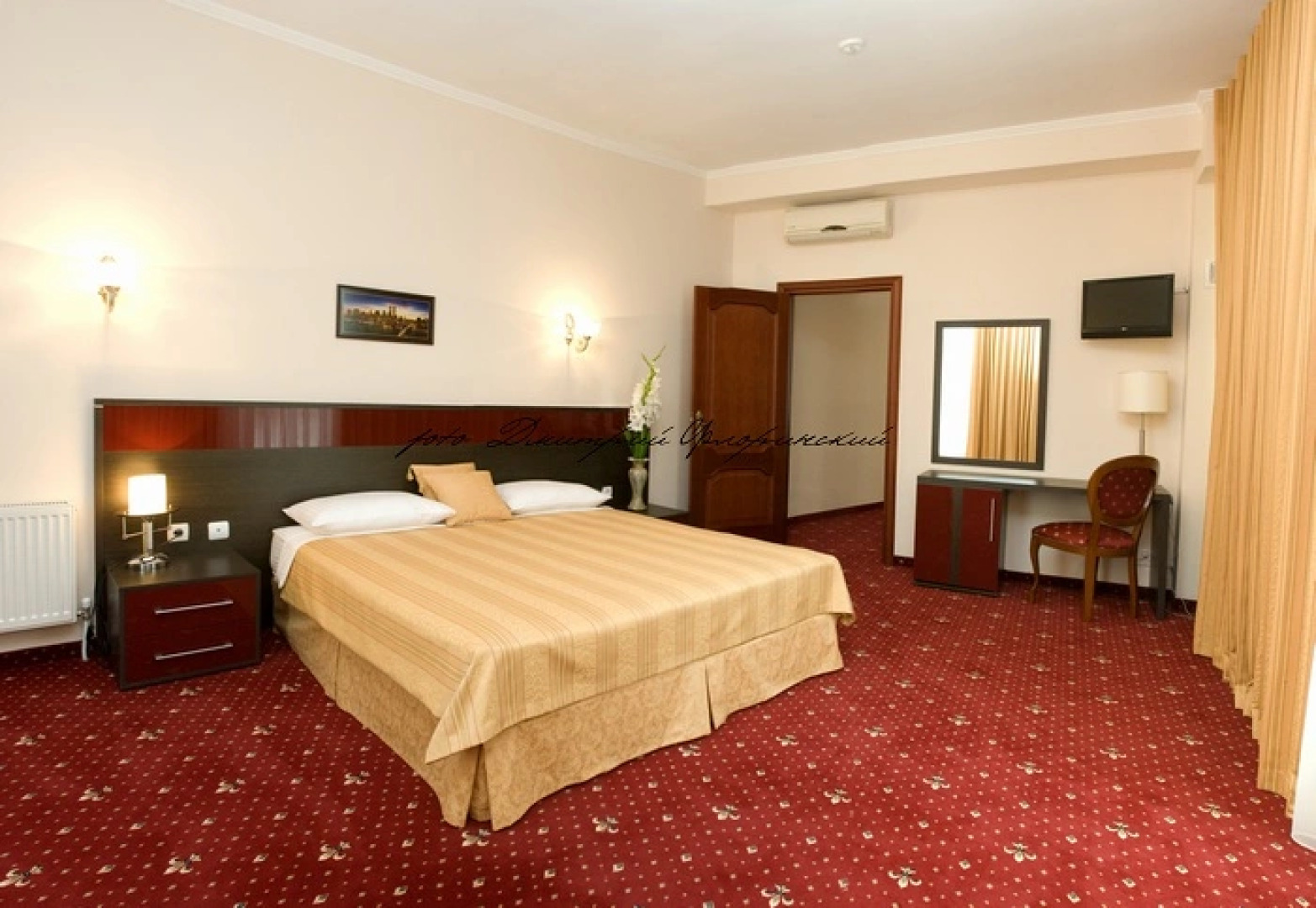 Отель Manhattan