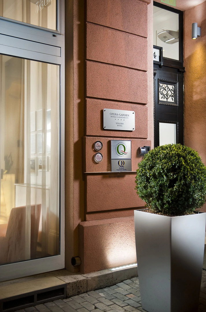 Отель Opera Garden