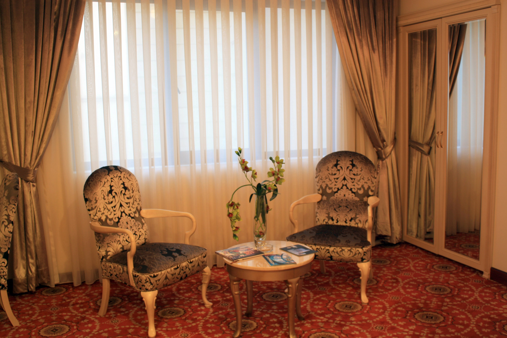 Отель Атропат