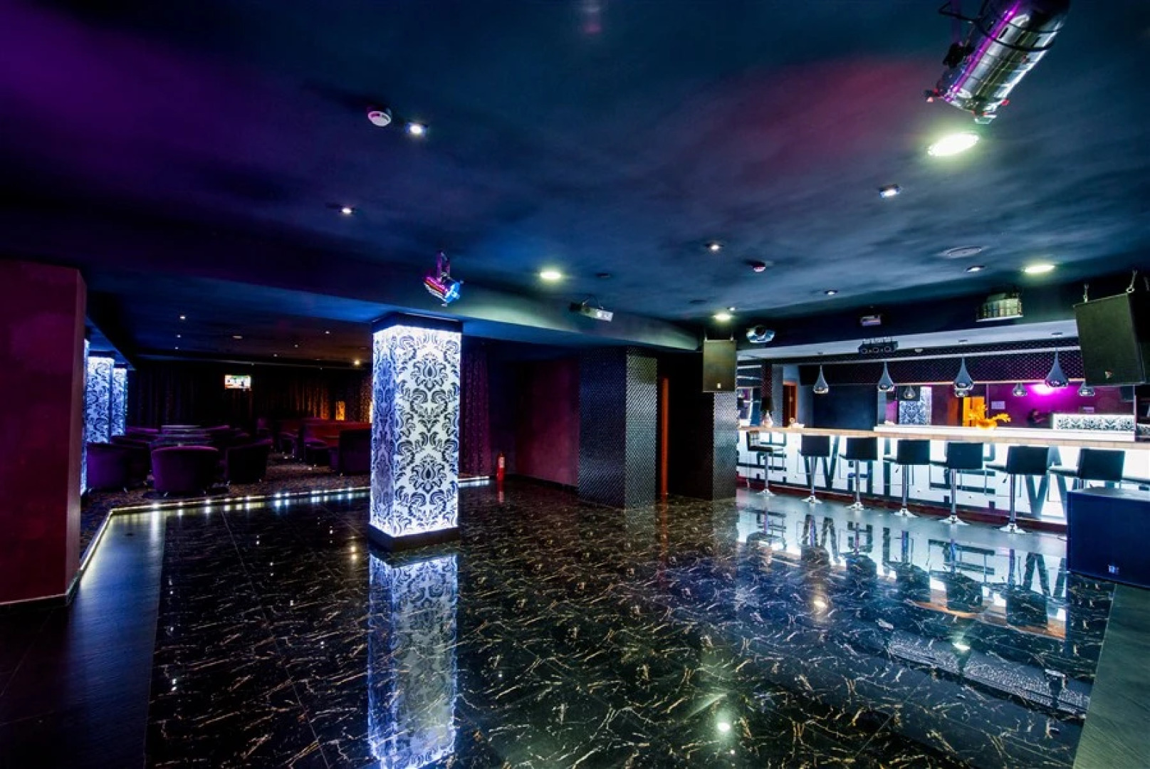 Отель Goldman Empire