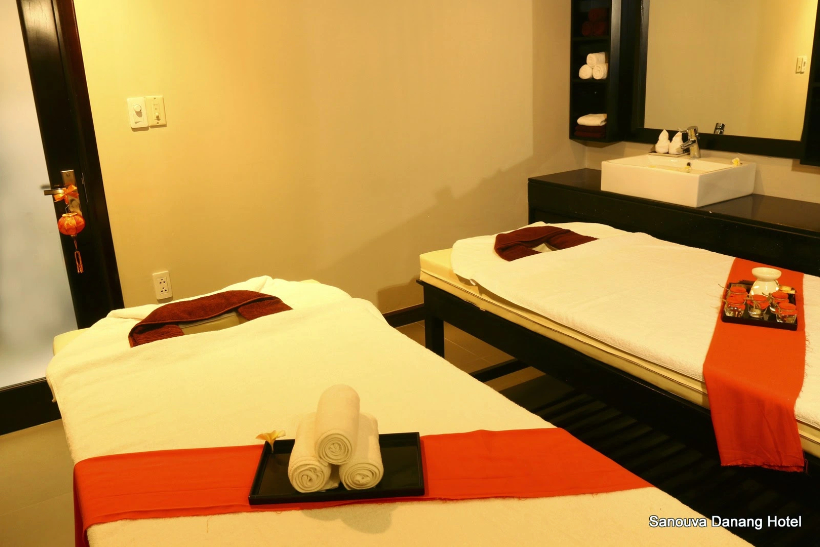 Отель Sanouva Danang