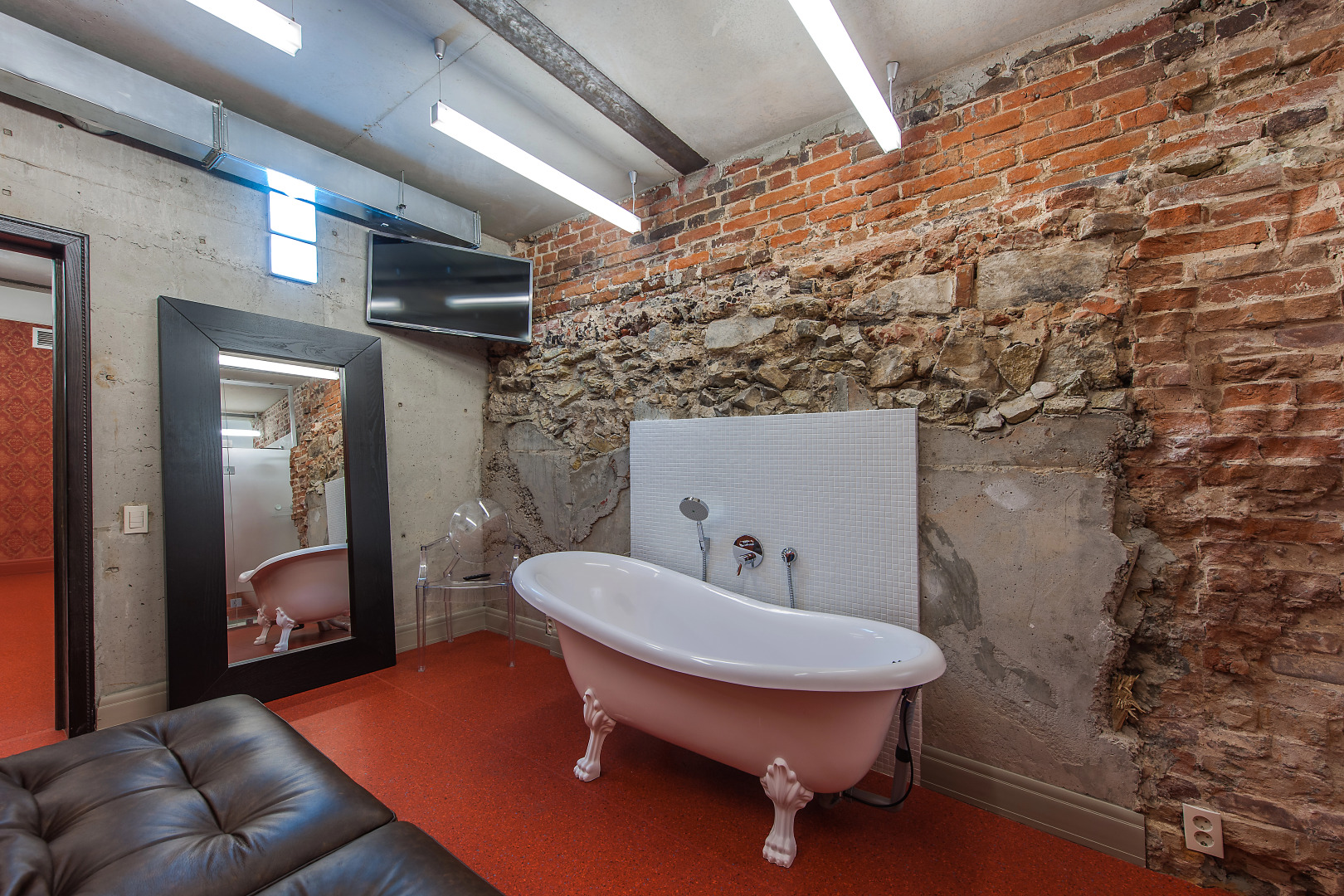 Отель Авторский Бронзовый Кабан