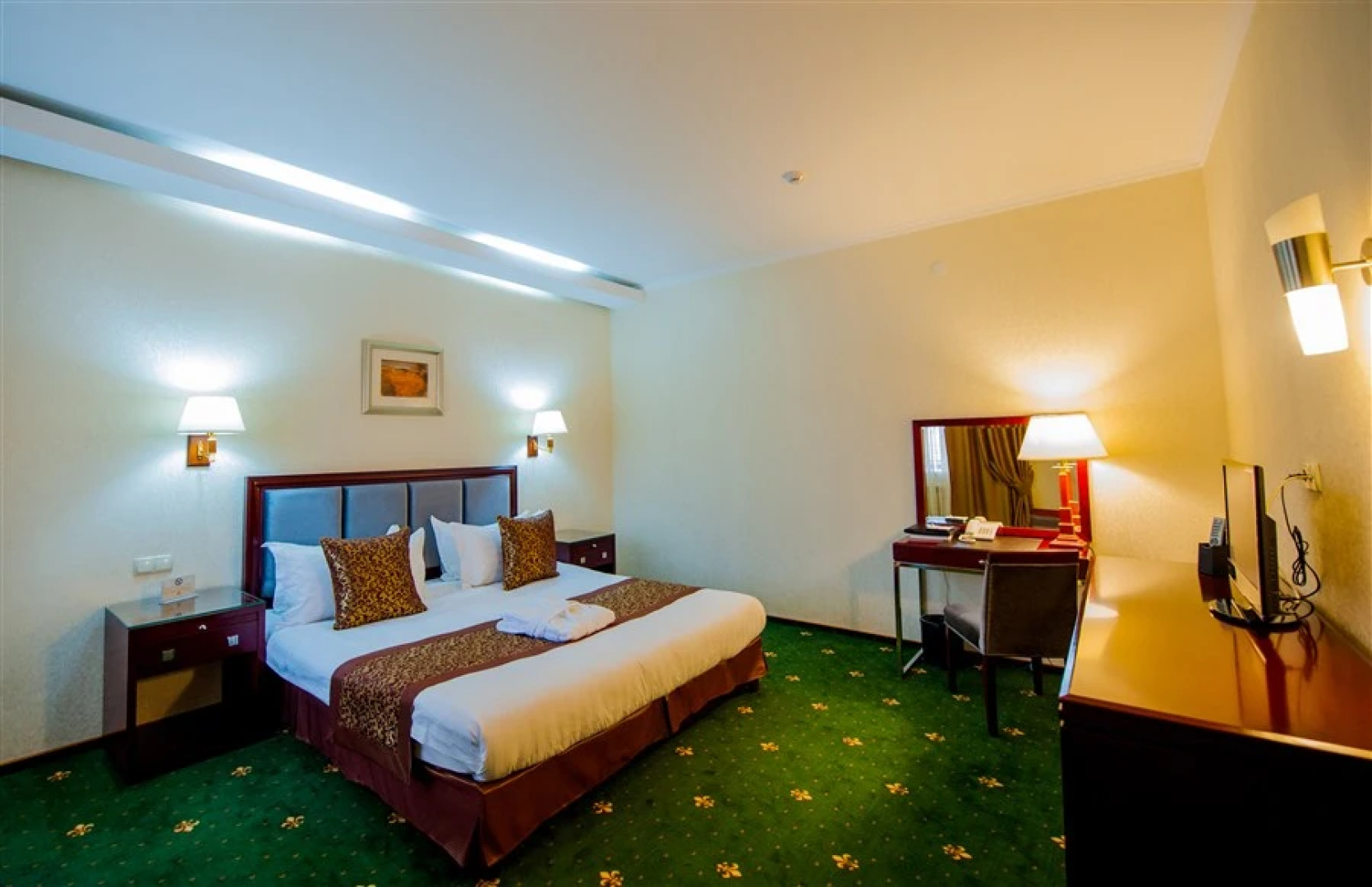 Отель Goldman Empire