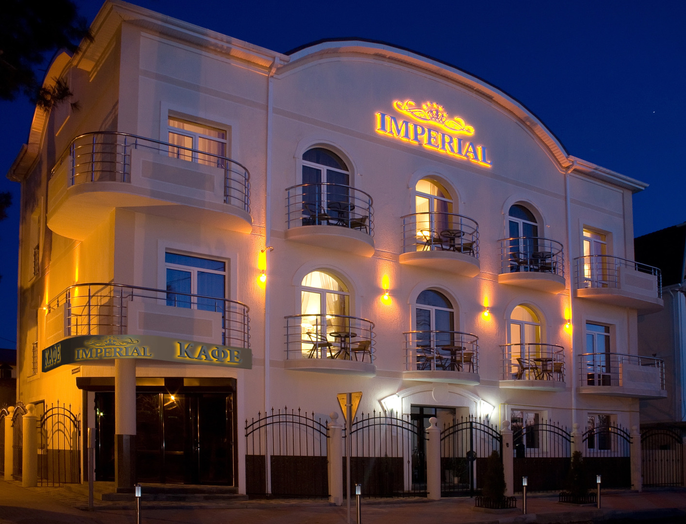 Отель Империал