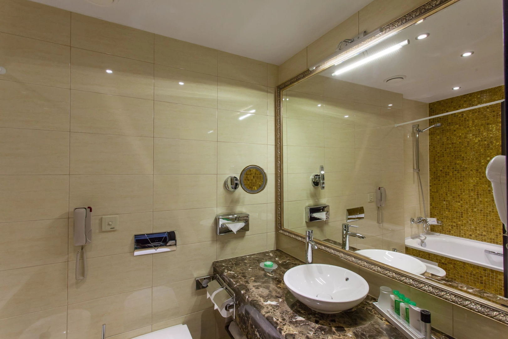 Отель Ramada by Wyndham Kazan City Centre