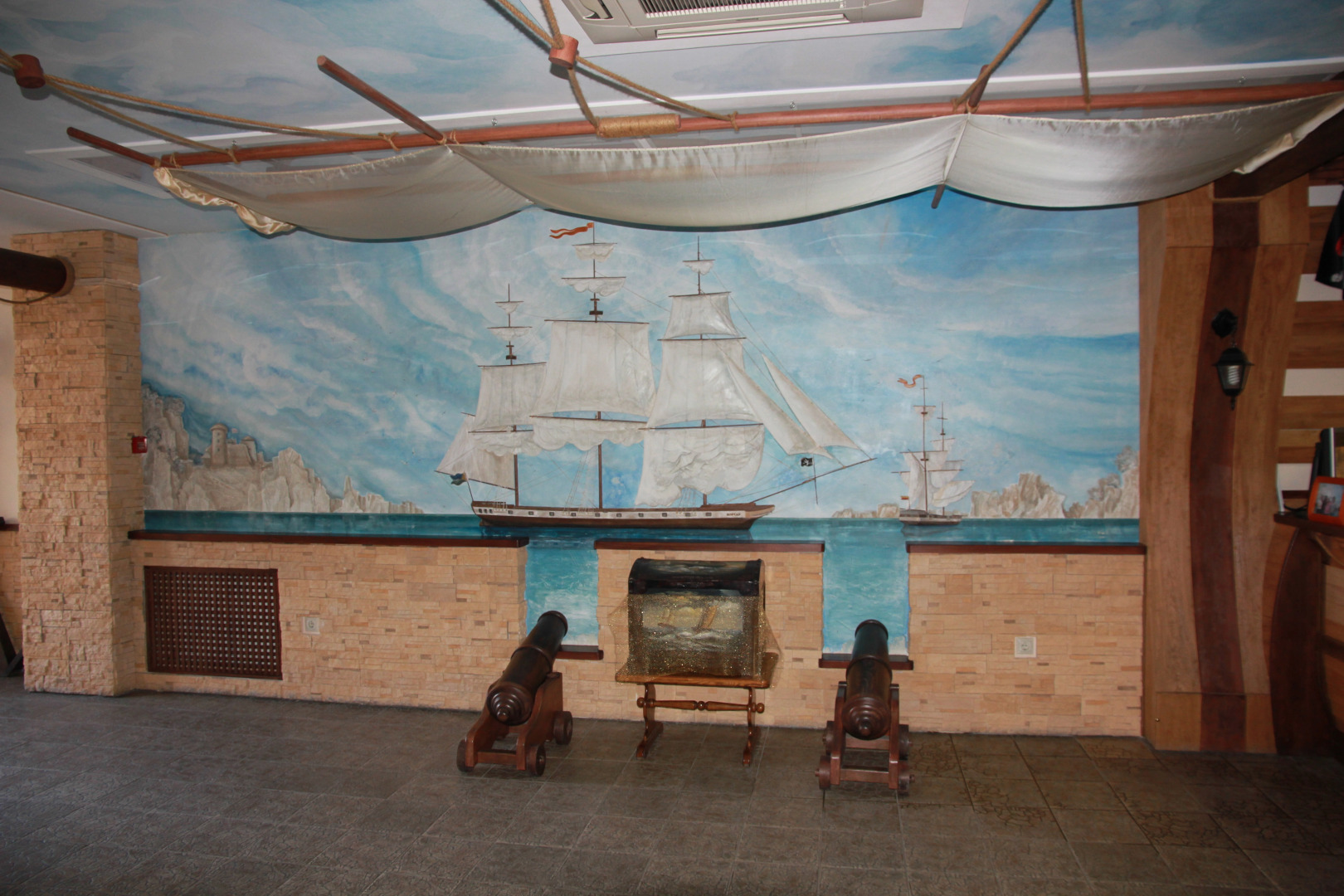 Отель Корсар