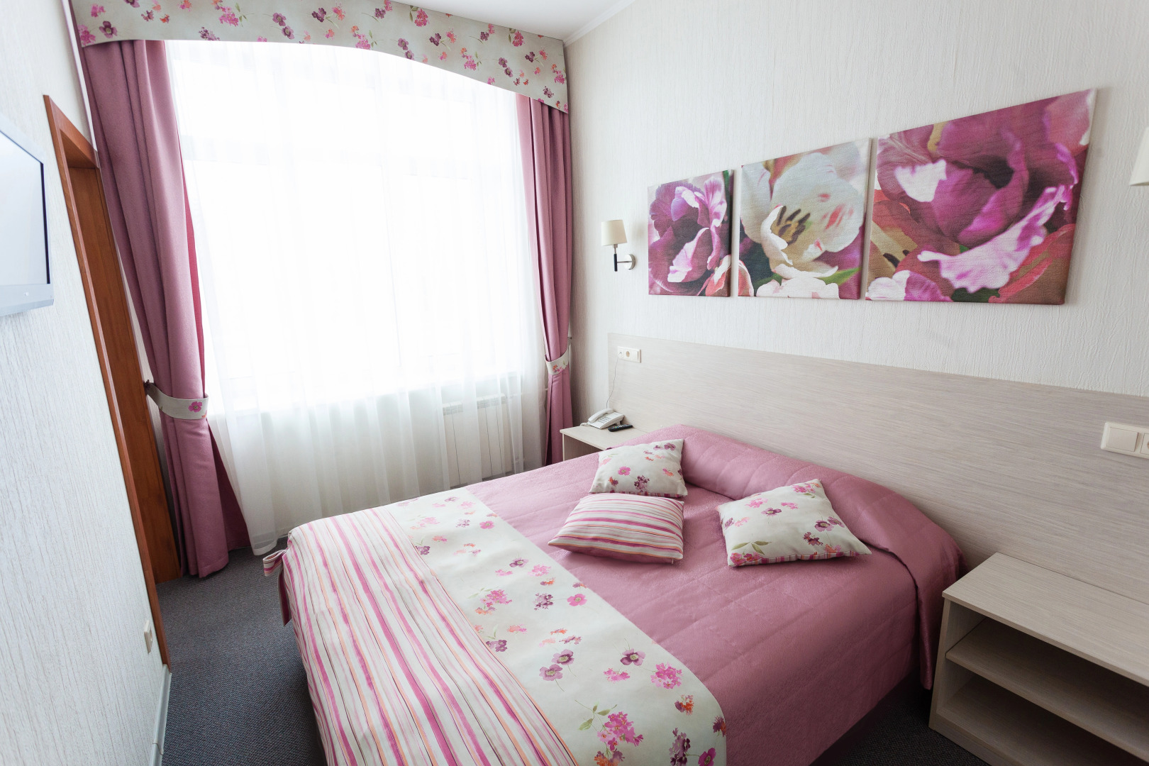 Отель Аврора