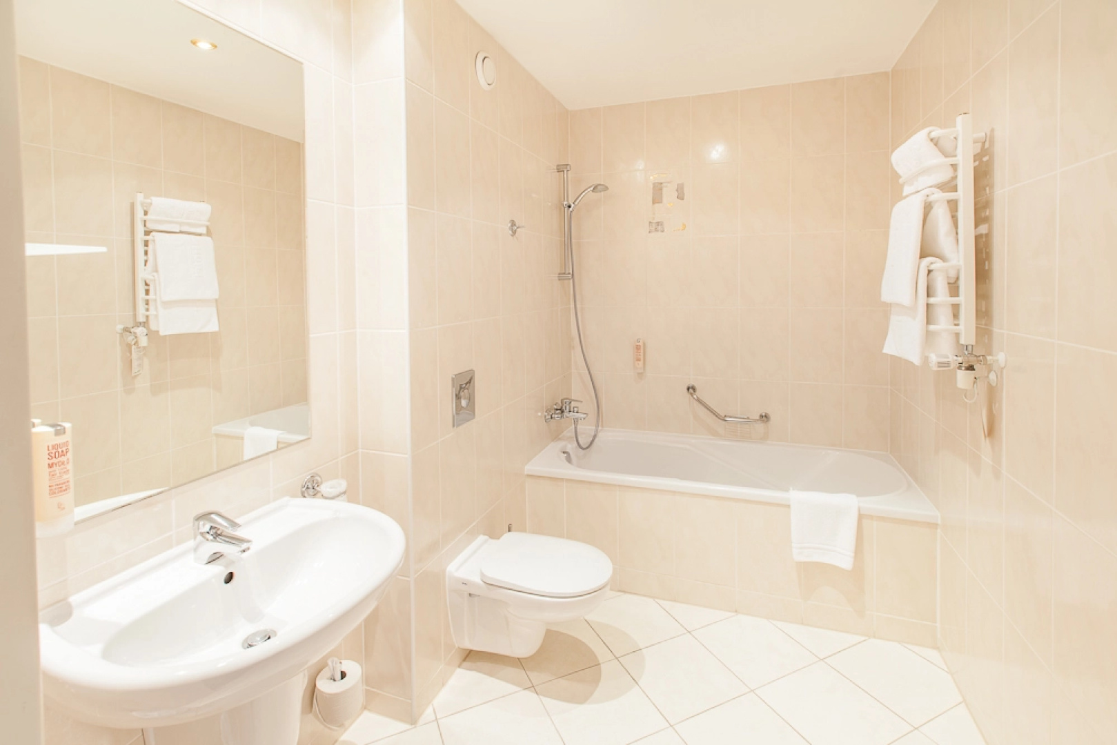 Qubus Hotel Glogow