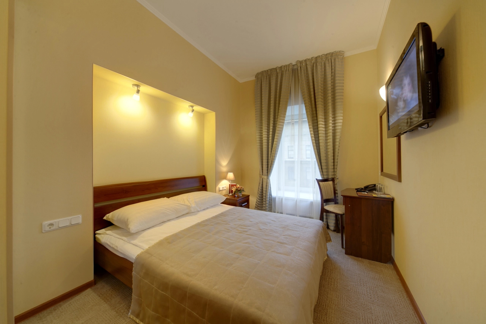 Меблированные комнаты Соната на Невском 11 Дворцовая площадь