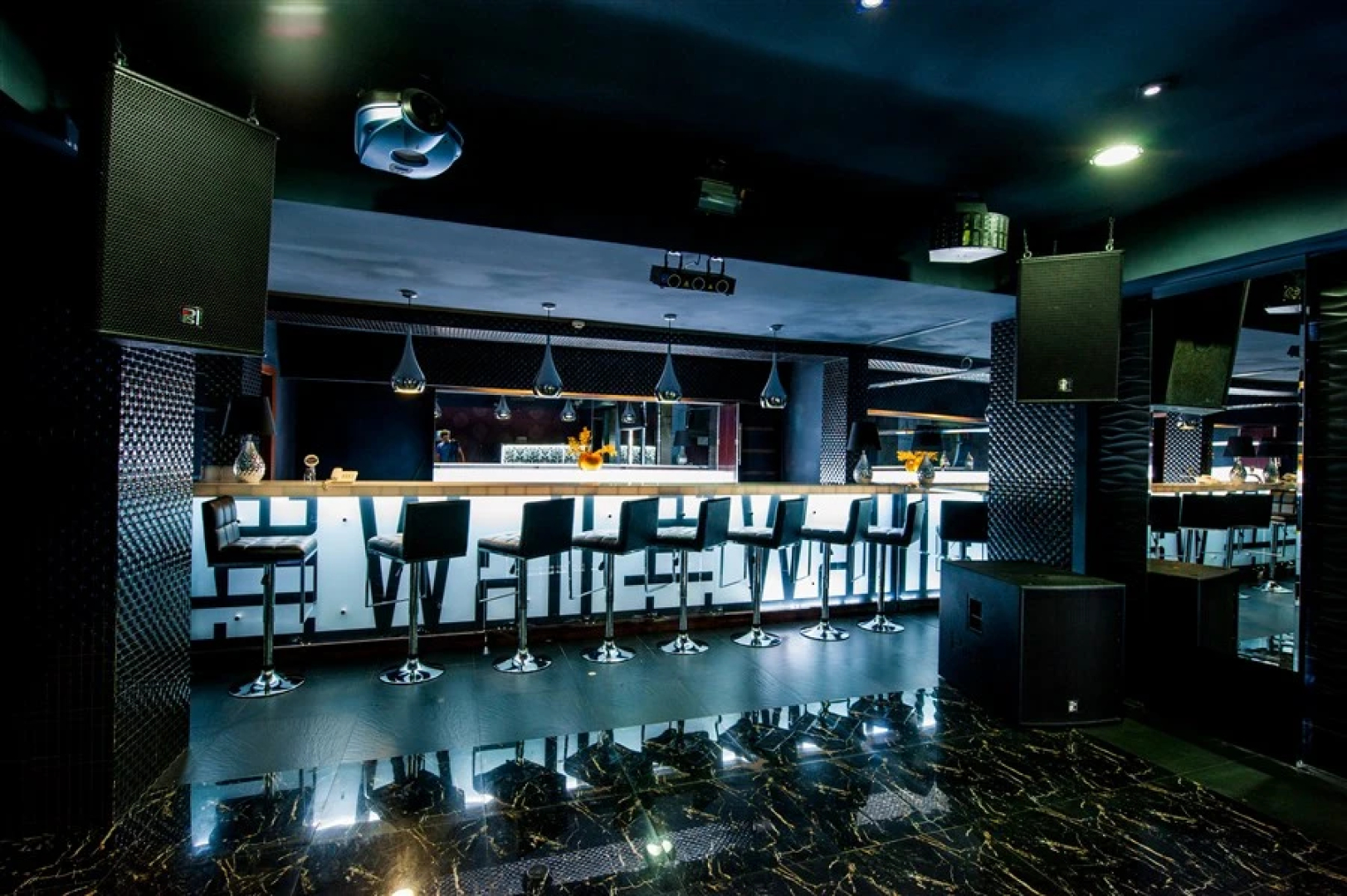 Отель Goldman Empire