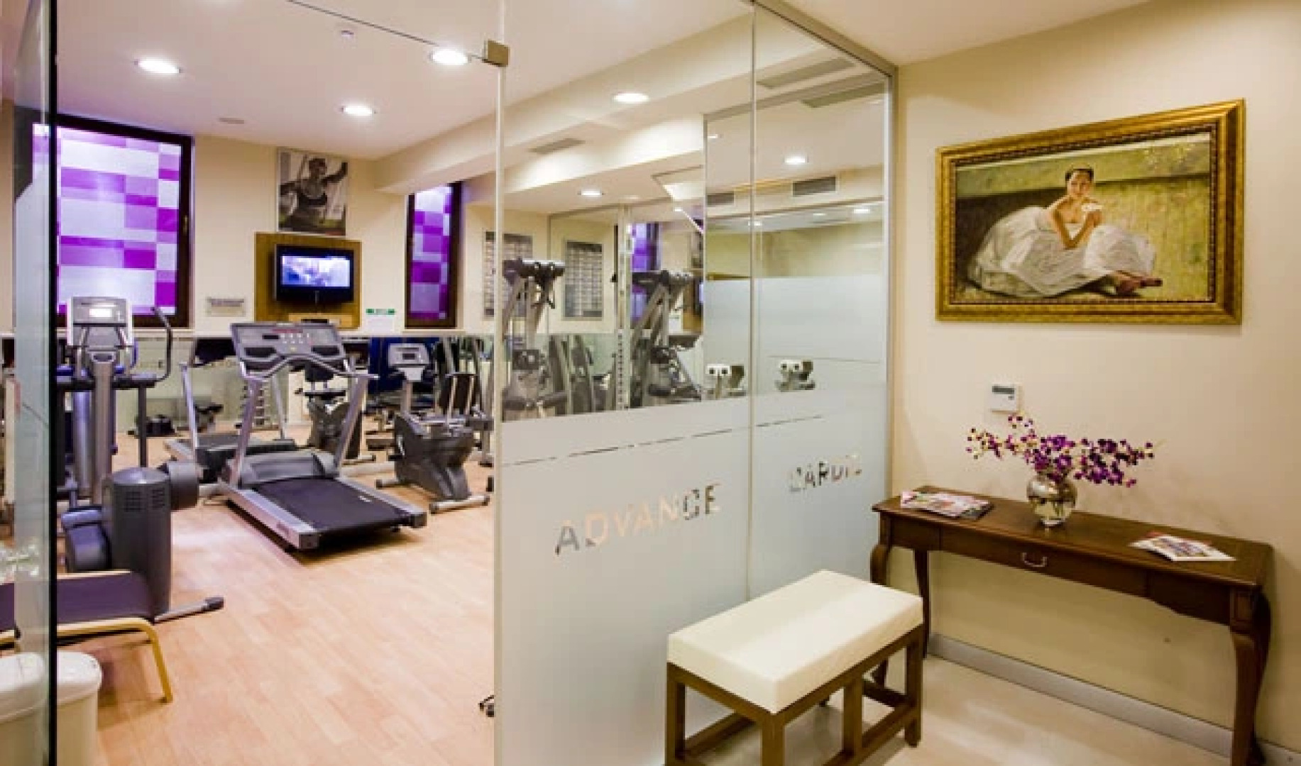 Отель Glk Premier Regency Suites & Spa