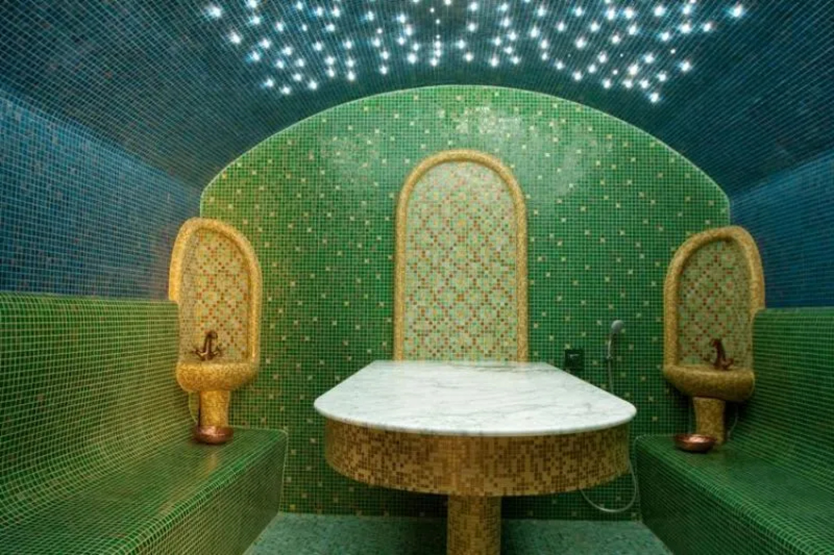 Отель Лекко