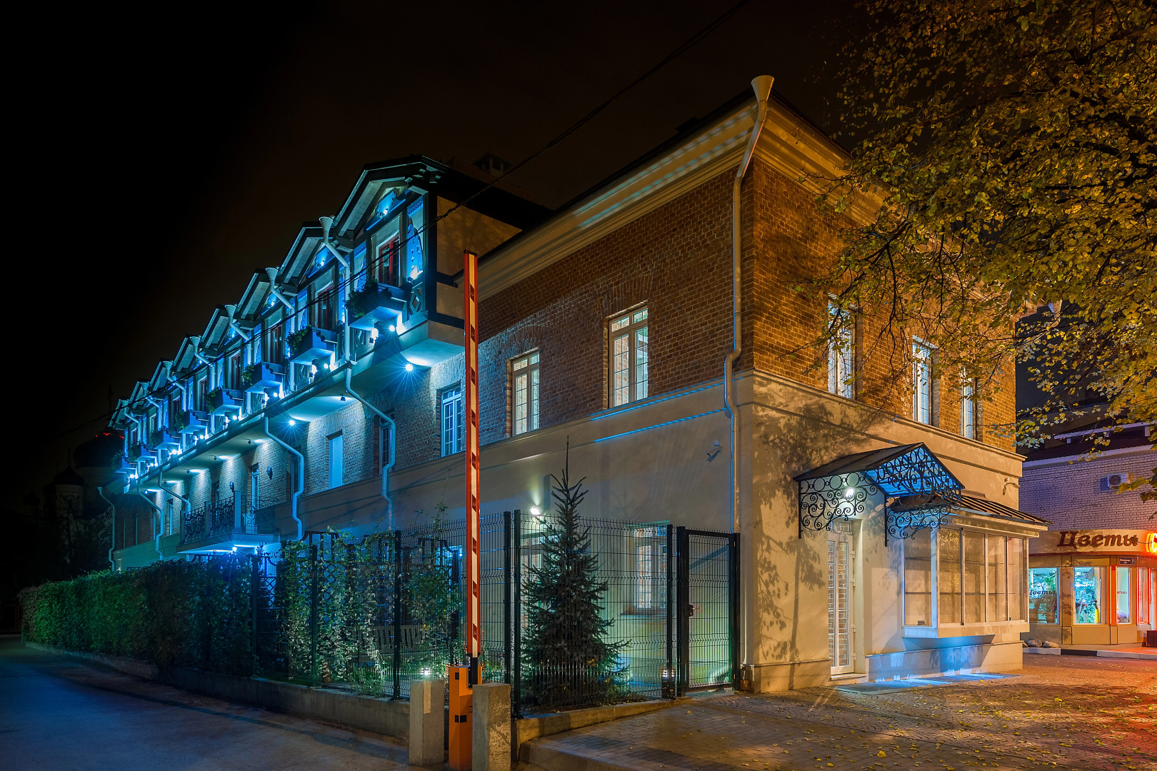 Отель Авторский Бронзовый Кабан