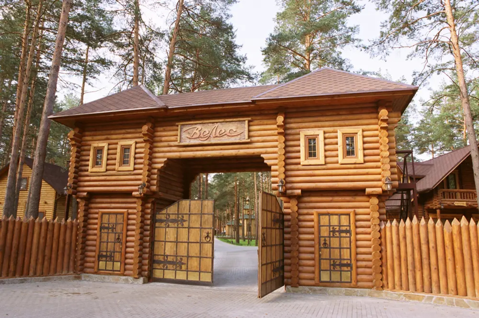 Отель Велес