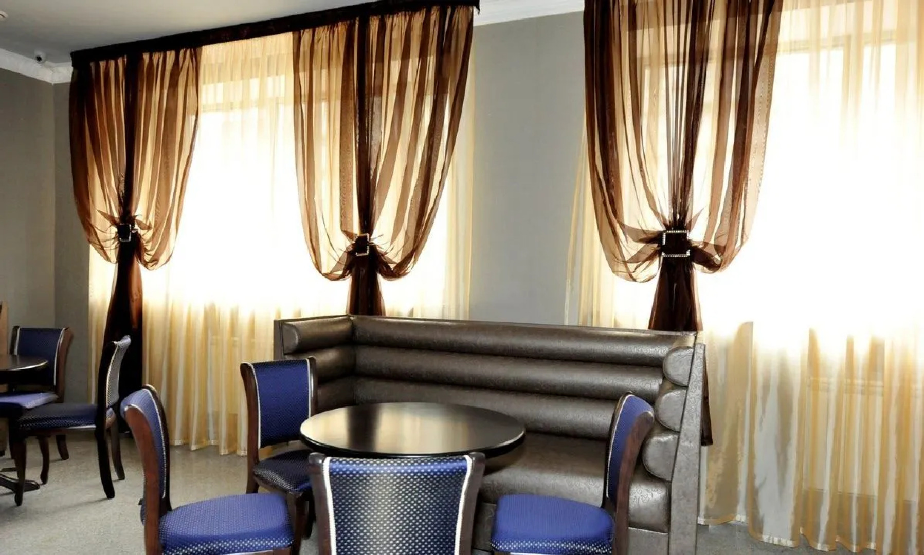 Отель Плаза