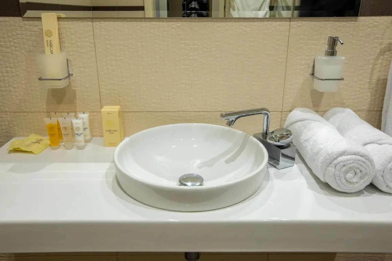 Rockmond 58 Junior Suite 9