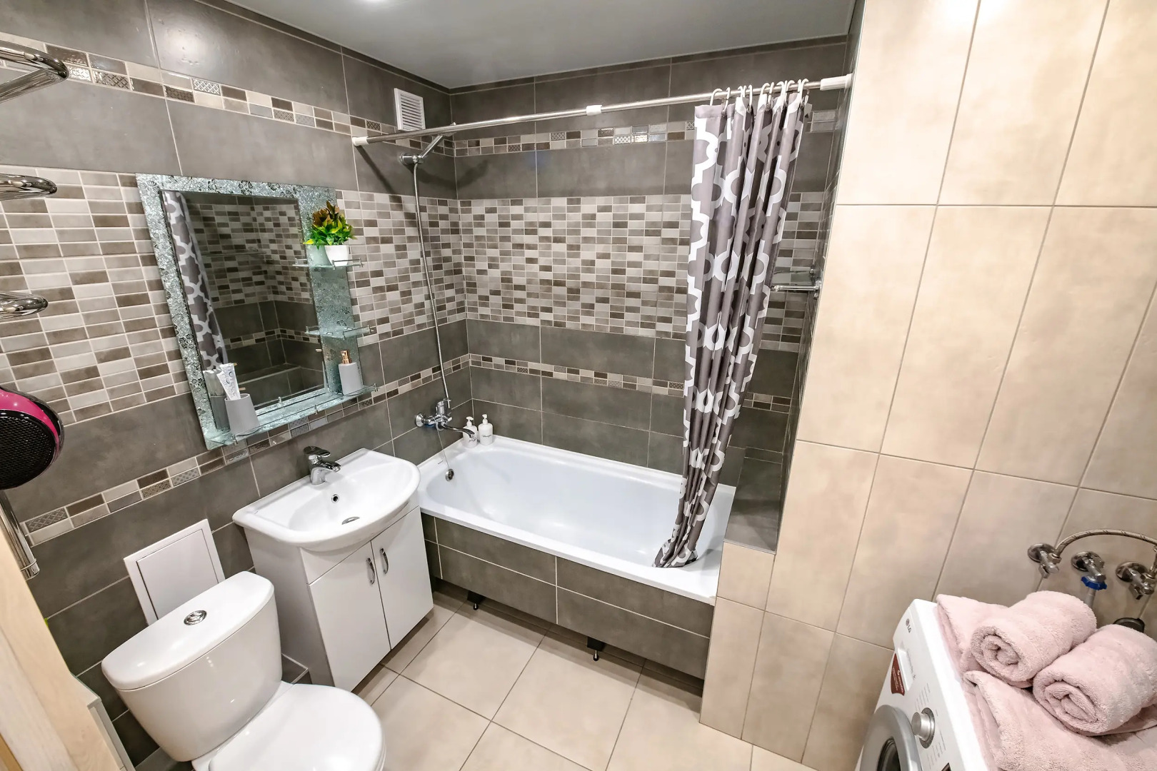 Апартаменты TopHouse на Пологой 60 однокомнатные