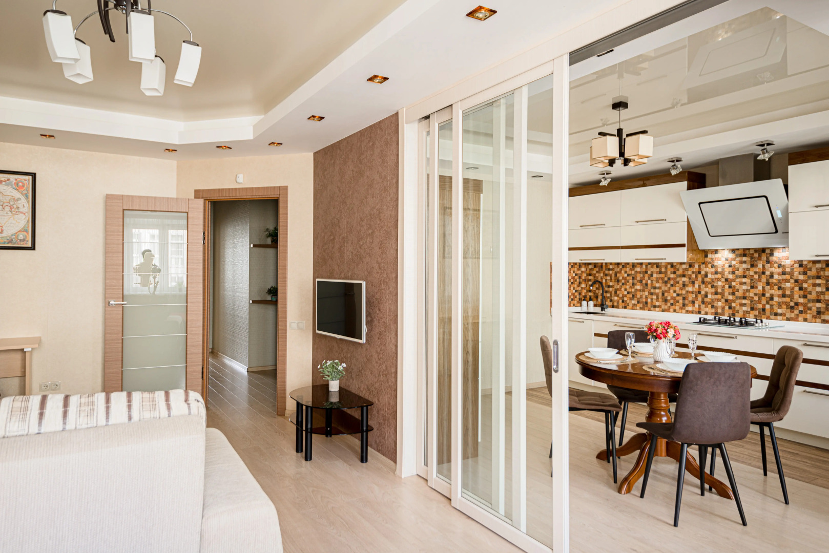 Квартира 2-к в самом центре в новом доме на Ленина 7Б от RentAp, 5 сп.мест