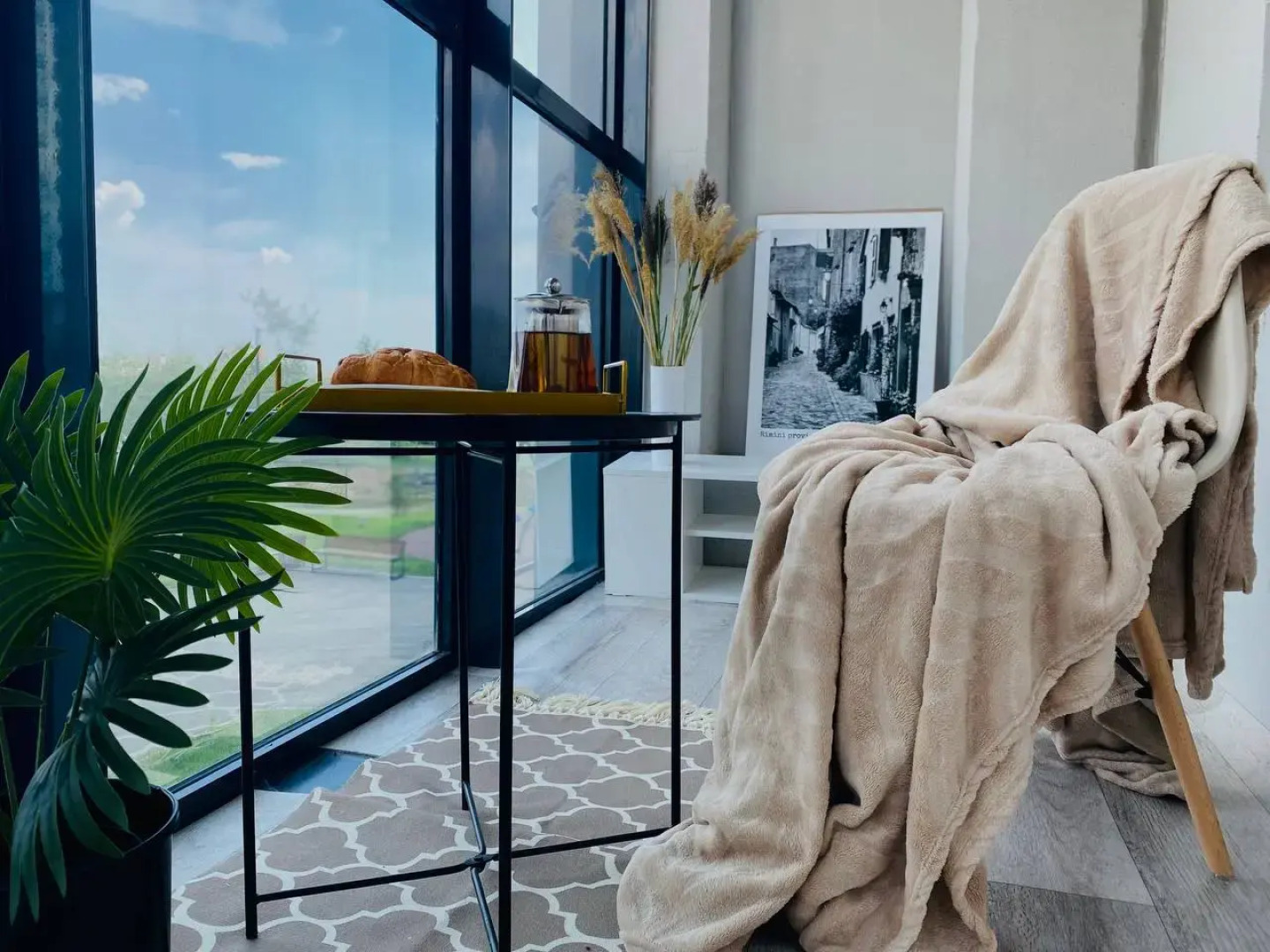 Квартира Поделам с панорамной лоджией у арены Трактор