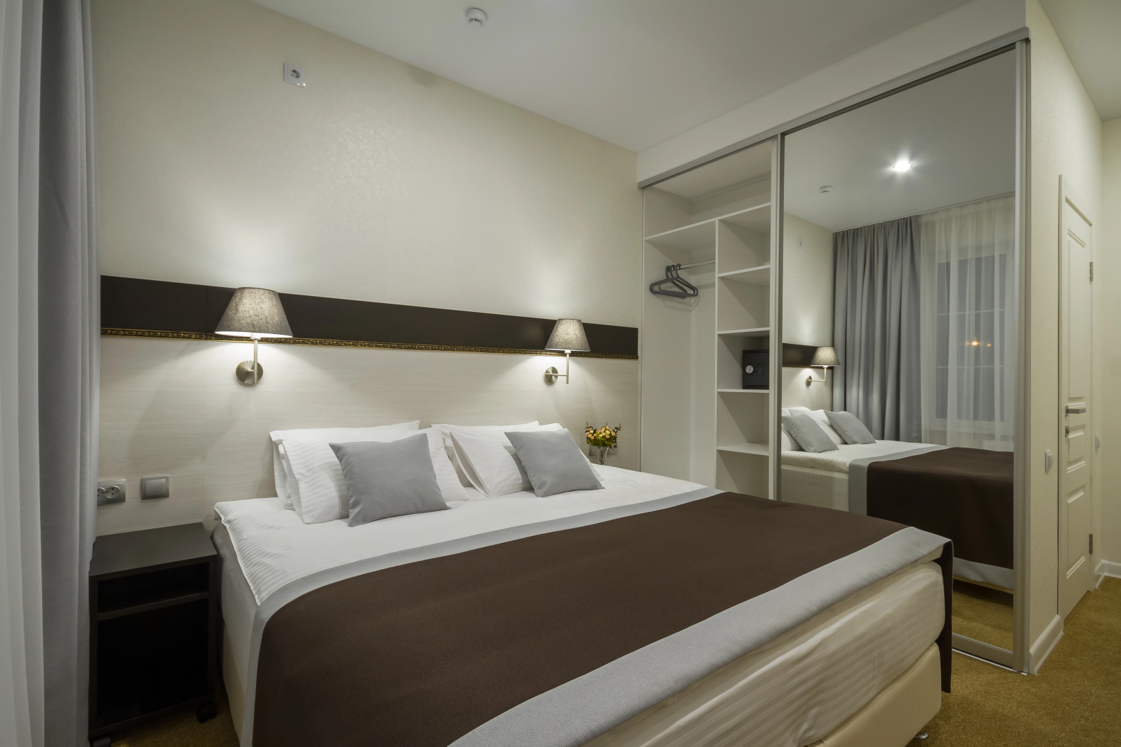 Апартаменты Петербург