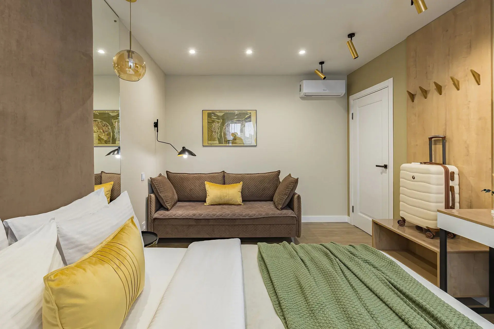 Апартаменты в центре на улице Горького 152а Сова-Дом