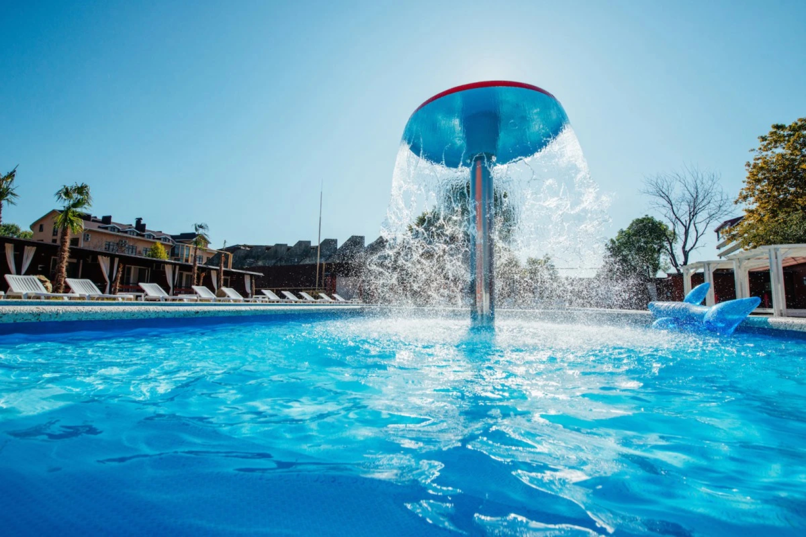 Отель Peak Season