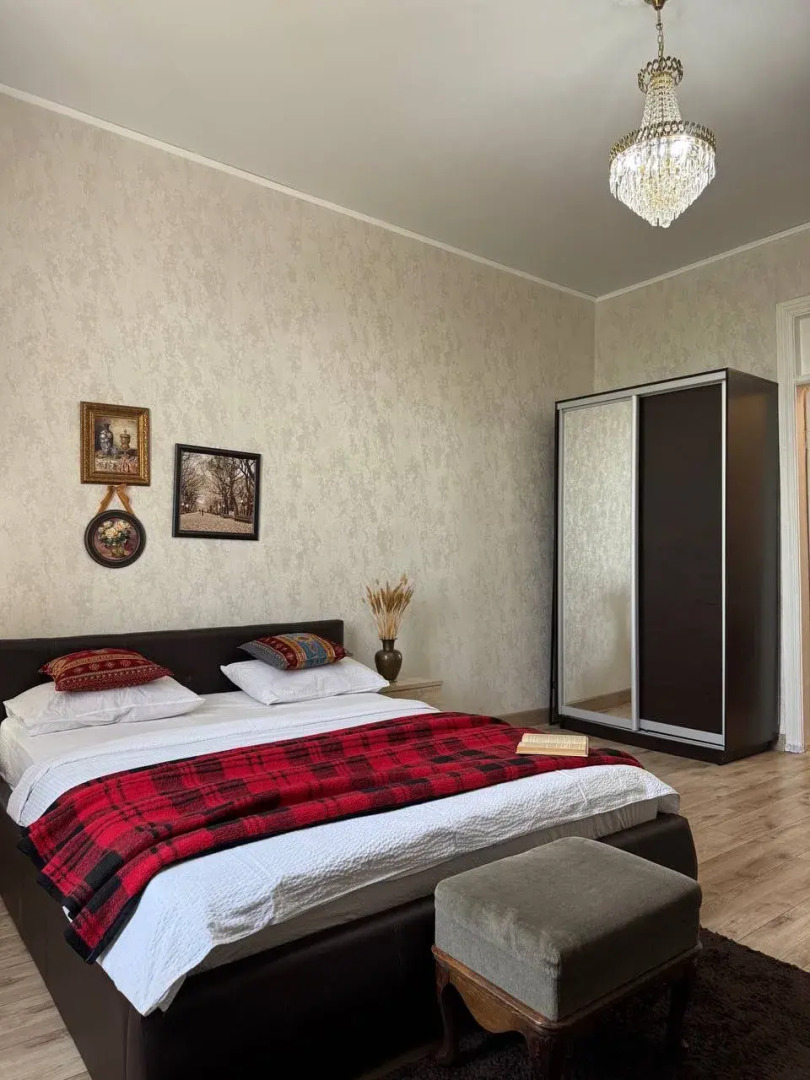 Апартаменты Сталинка на Первой Линии