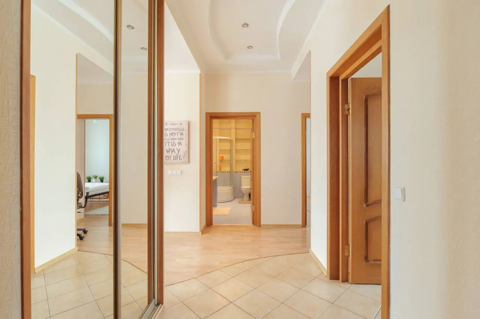 Апартаменты 3-комнатные HomeApart К.Маркса, 25