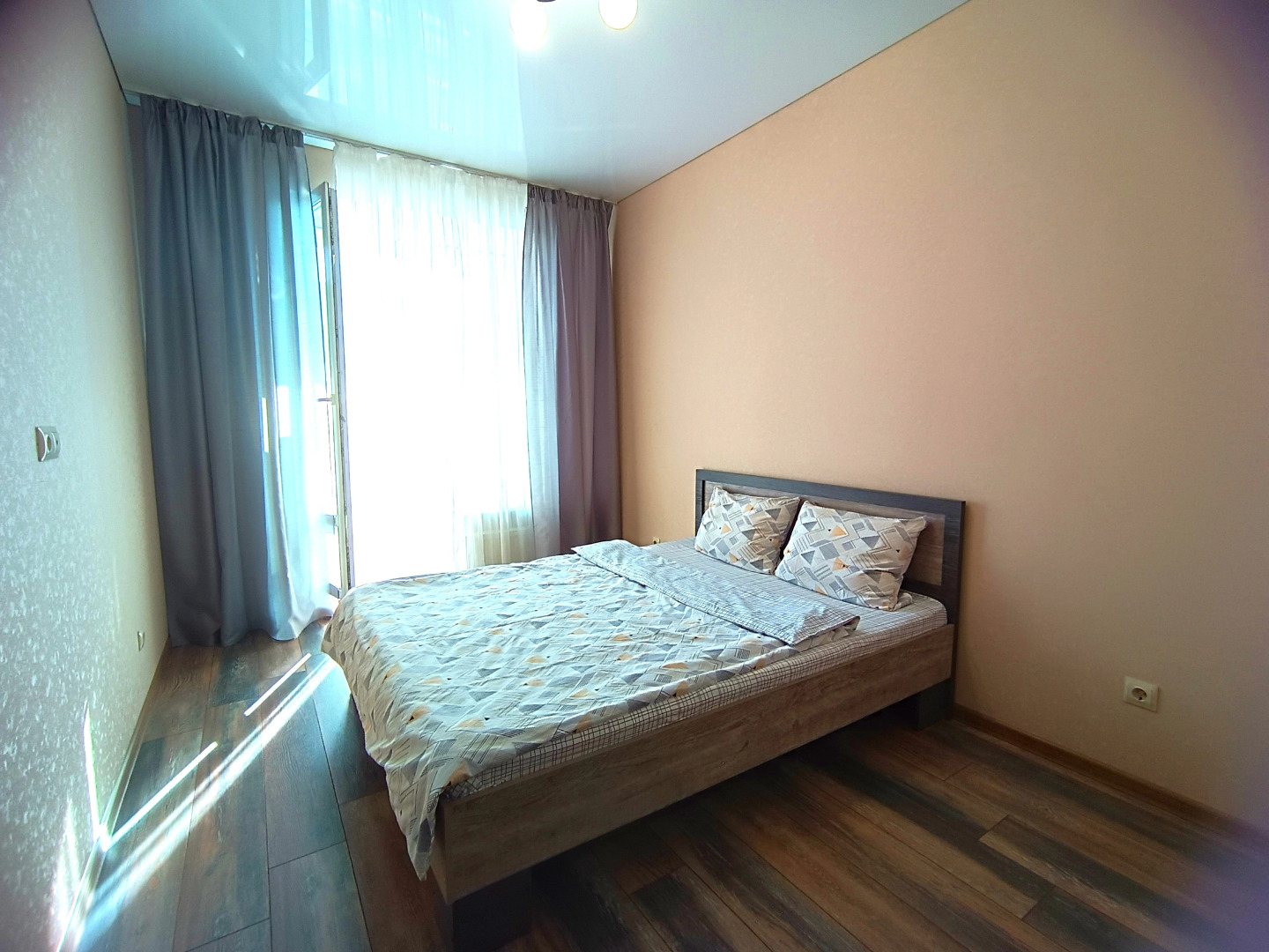 Апартаменты 100 Ночей на Комсомольском 122Г