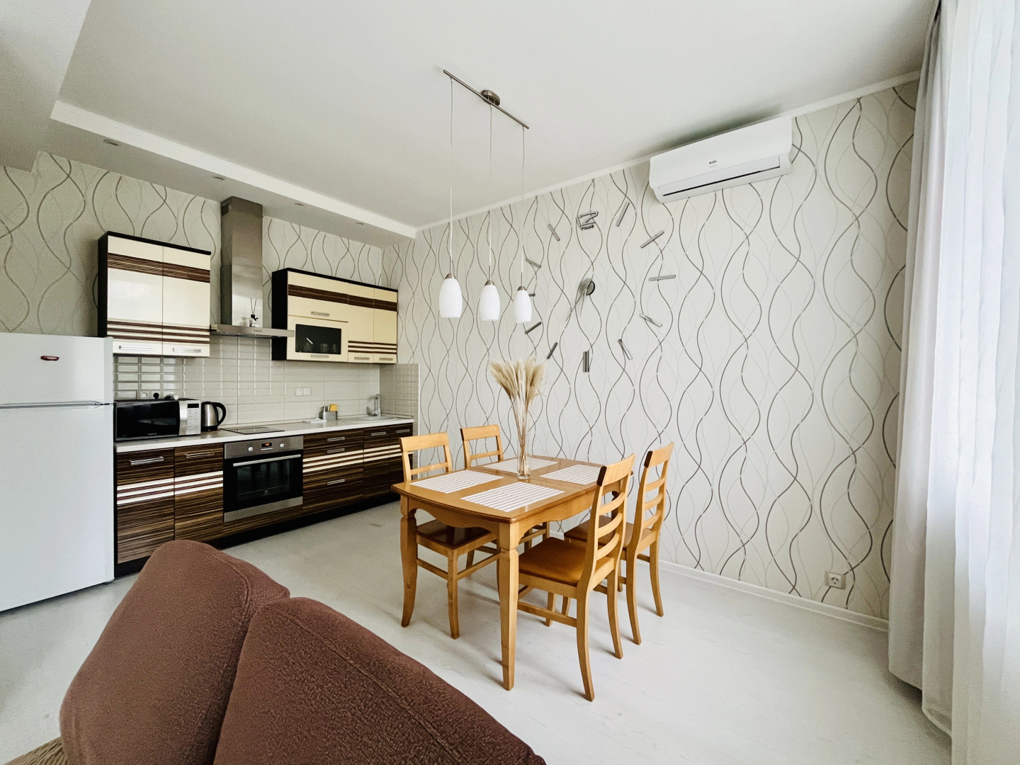 Апартаменты Unique Apart Лен рядом с Медсанчастью МВД, Парком Чудес и СГК Кирова 25