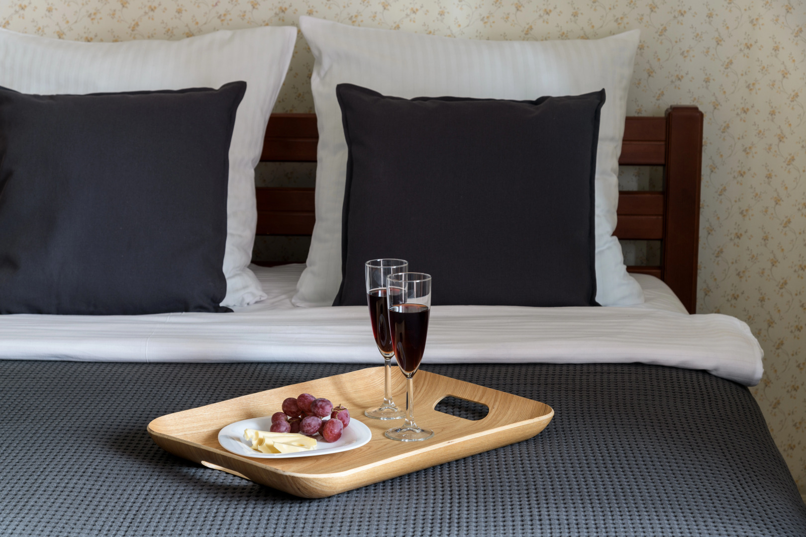 Апартаменты ФлаНск на Крылова 1