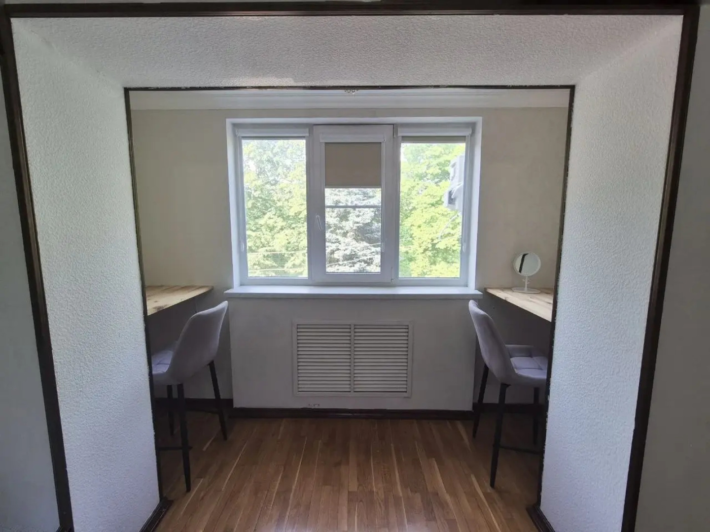 Квартира Двушка с раздельными комнатами рядом с парком, садом и сквером