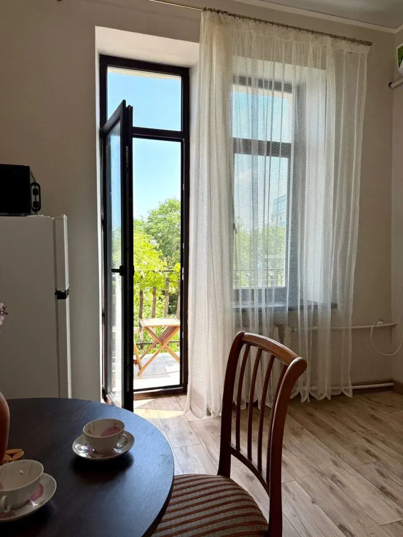 Апартаменты Сталинка на Первой Линии