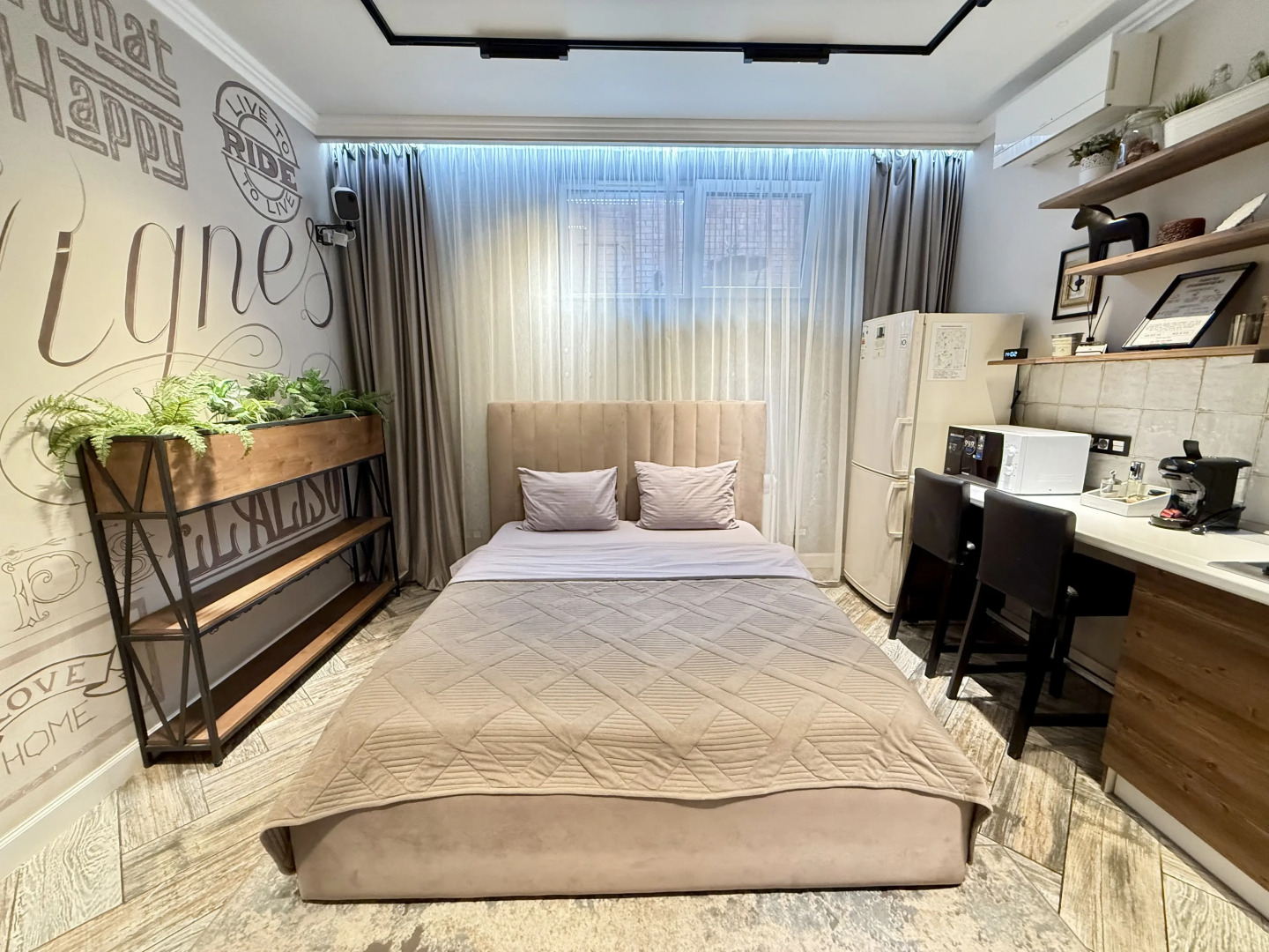 Апартаменты с проектором на Петрозаводской 85/75