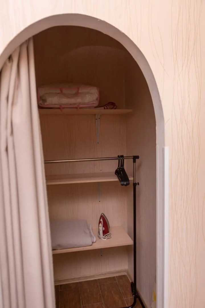 Апартаменты однокомнатные (117) Серебровская 91