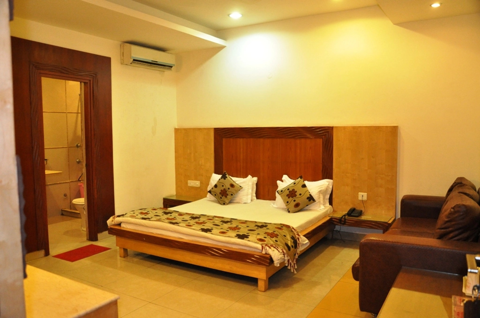 Mandakini Plaza Hotel