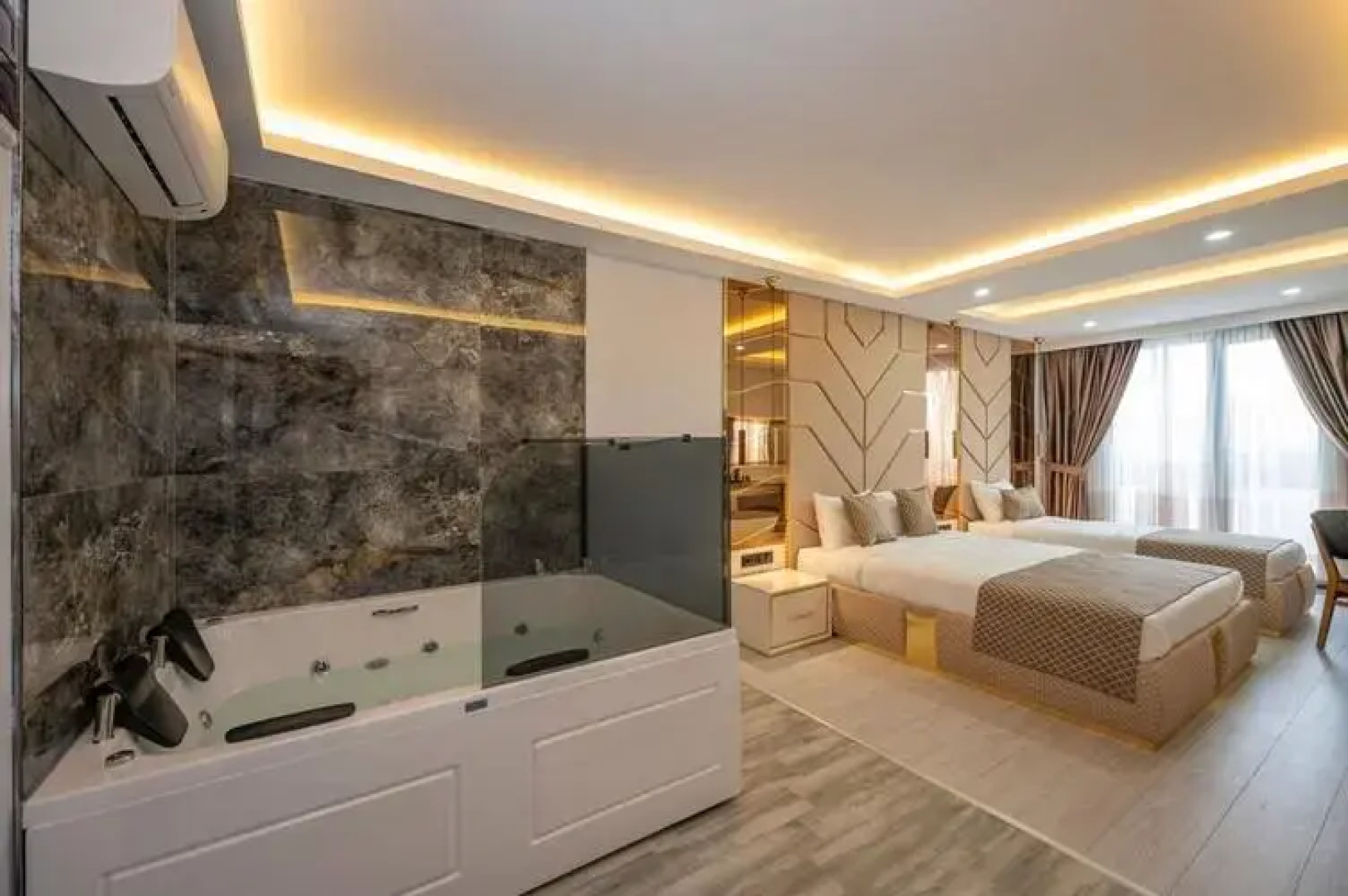 Luxury Airport Hotel by Zazzoni