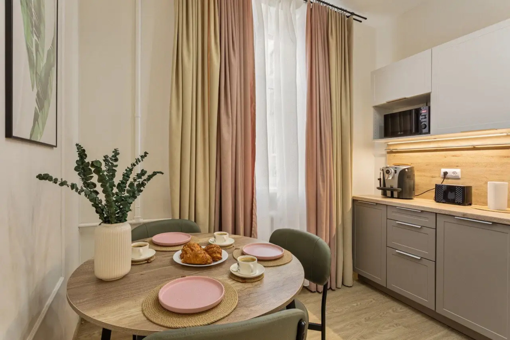 Квартира FullHouseApart на вокзальной площади